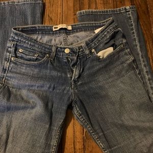 Levi’s 518 super low jeans 👖💙🦋